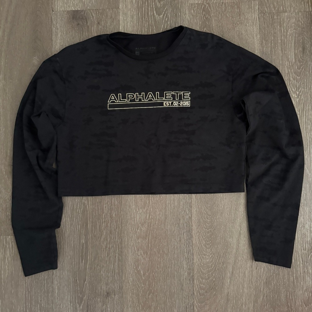 Alphalete Women Black Camo Long Sleeve Crop Top Logo Graphic Size Medium